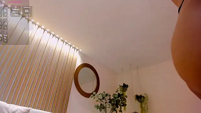 Snapshot of ValeriaRoldanX chatting on March 22, 2025, 6:43 am ValeriaRoldanX online show from March 22, 2025, 6:43 am