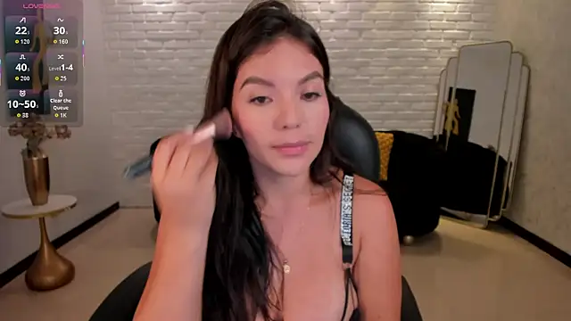 Snapshot of ValeriaRoldanX chatting on October 23, 2025, 3:28 am ValeriaRoldanX online show from October 23, 2025, 3:28 am