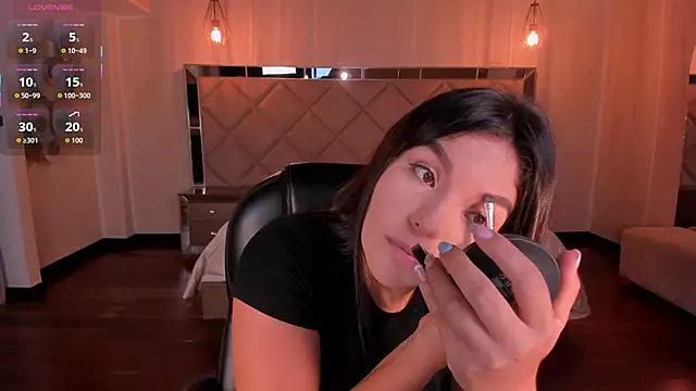 Snapshot of ValeriaRoldanX chatting on November 9, 2025, 11:14 pm ValeriaRoldanX online show from November 9, 2025, 11:14 pm