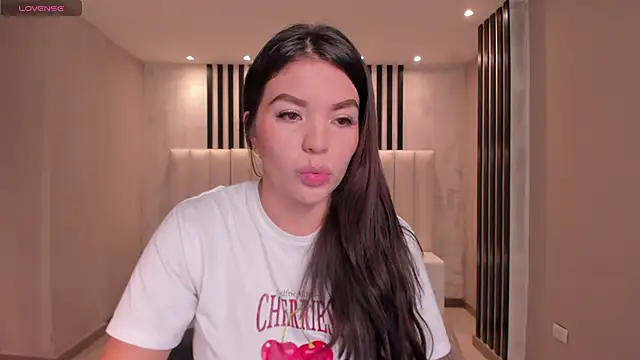 Snapshot of ValeriaRoldanX chatting on January 11, 2026, 11:21 pm ValeriaRoldanX online show from January 11, 2026, 11:21 pm