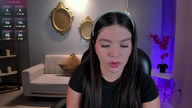 Snapshot of ValeriaRoldanX chatting on February 4, 2026, 11:49 am ValeriaRoldanX online show from February 4, 2026, 11:49 am