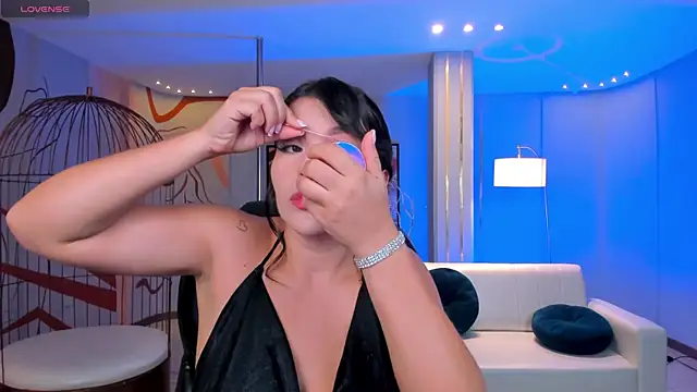 Snapshot of ValeriaRoldanX chatting on March 3, 2026, 10:21 am ValeriaRoldanX online show from March 3, 2026, 10:21 am