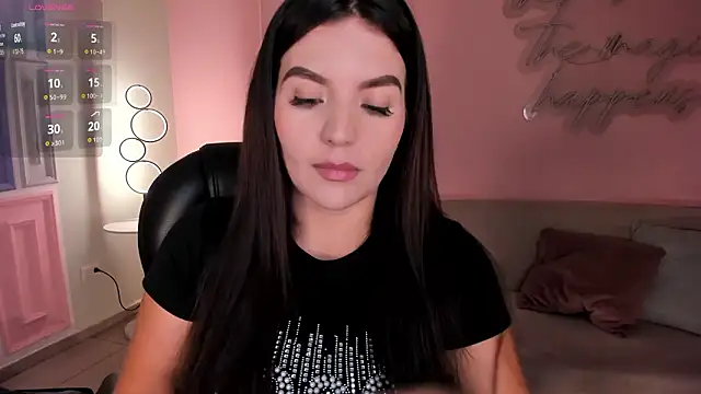 Snapshot of ValeriaRoldanX chatting on March 8, 2026, 5:17 pm ValeriaRoldanX online show from March 8, 2026, 5:17 pm