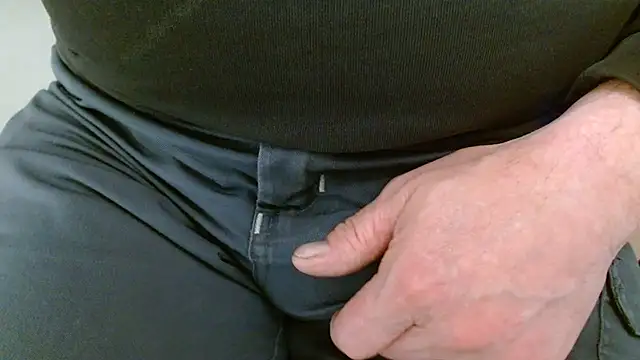 lovewalknaked online show from November 22, 2025, 2:38 pm