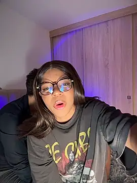 tiana nave online show from April 17, 2026, 4:54 pm