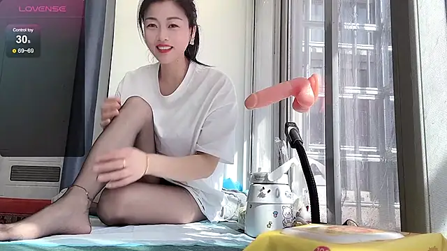 Snapshot of QianF-666 chatting on February 10, 2025, 5:03 am QianF-666 online show from February 10, 2025, 5:03 am