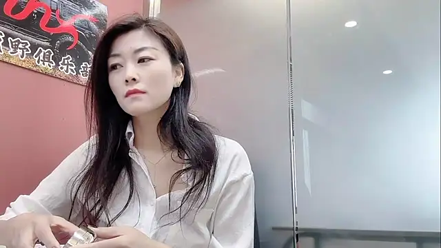 Snapshot of QianF-666 chatting on October 20, 2025, 2:12 am QianF-666 online show from October 20, 2025, 2:12 am