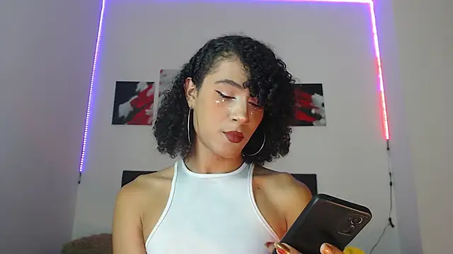  AliceWonderland  online show from December 23, 2024, 4:17 pm