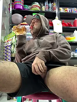 JuanZapata33 online show from March 14, 2025, 10:05 pm