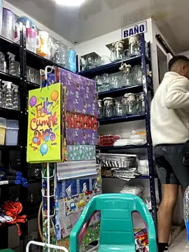 JuanZapata33 online show from December 3, 2025, 9:57 pm