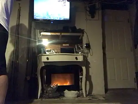 Snapshot of Gman143187 chatting on January 3, 2025, 6:01 am Gman143187 online show from January 3, 2025, 6:01 am