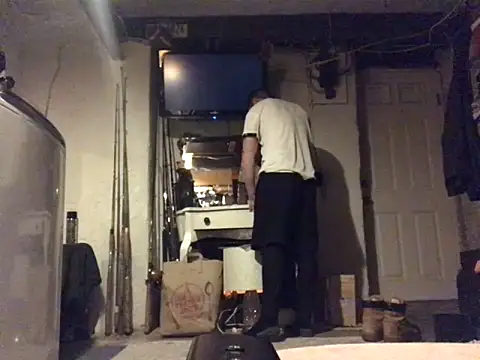 Snapshot of Gman143187 chatting on January 6, 2025, 11:09 pm Gman143187 online show from January 6, 2025, 11:09 pm