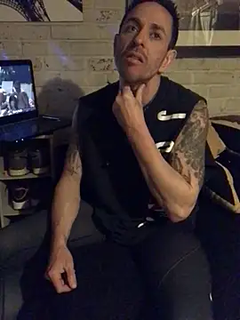 Snapshot of Gman143187 chatting on January 30, 2025, 8:01 am Gman143187 online show from January 30, 2025, 8:01 am