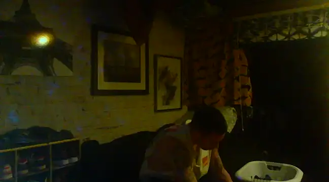 Snapshot of Gman143187 chatting on February 15, 2025, 1:31 am Gman143187 online show from February 15, 2025, 1:31 am