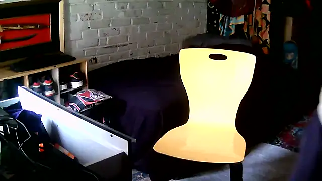 Snapshot of Gman143187 chatting on March 12, 2025, 6:22 pm Gman143187 online show from March 12, 2025, 6:22 pm