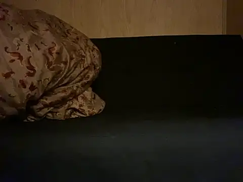 Snapshot of Gman143187 chatting on September 10, 2025, 4:01 am Gman143187 online show from September 10, 2025, 4:01 am