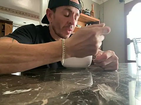 Snapshot of Gman143187 chatting on October 4, 2025, 7:45 pm Gman143187 online show from October 4, 2025, 7:45 pm