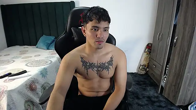 man dur07 online show from February 25, 2025, 8:30 pm