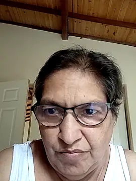 florecita69 online show from March 20, 2025, 3:47 pm