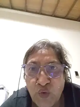 florecita69 online show from September 20, 2025, 2:51 pm