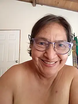 florecita69 online show from October 20, 2025, 2:17 pm