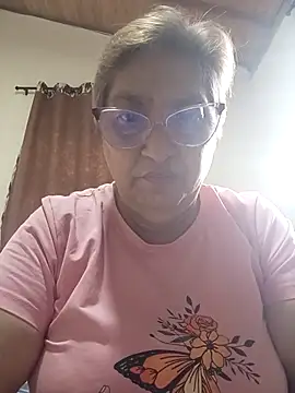 florecita69 online show from April 15, 2026, 9:26 pm