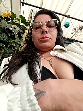 Snapshot of VALERY-03_ chatting on April 30, 2026, 8:57 pm VALERY-03 online show from April 30, 2026, 8:57 pm