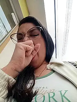 Snapshot of VALERY-03_ chatting on May 8, 2026, 4:56 pm VALERY-03 online show from May 8, 2026, 4:56 pm