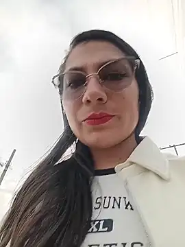 Snapshot of VALERY-03_ chatting on May 28, 2026, 9:01 pm VALERY-03 online show from May 28, 2026, 9:01 pm