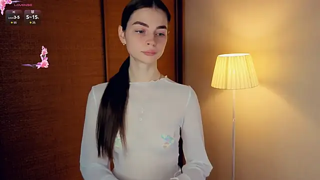 MaryJacksoon online show from October 21, 2025, 8:15 am