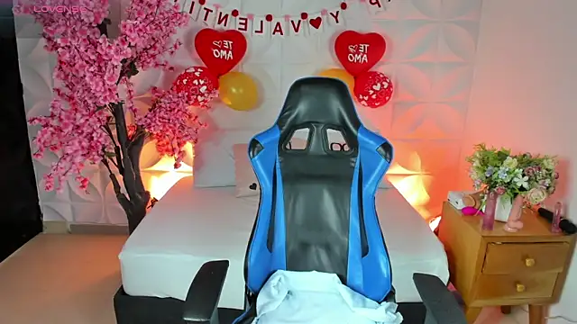 angelica dymond online show from February 17, 2025, 7:21 pm