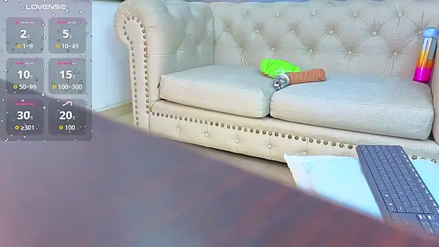 angelica dymond online show from September 16, 2025, 12:17 pm