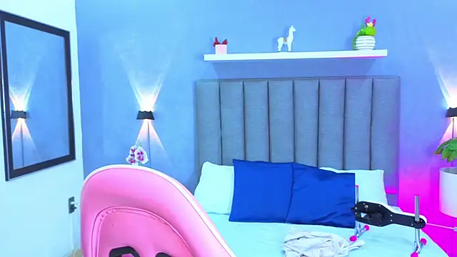 angelica dymond online show from October 7, 2025, 12:13 pm