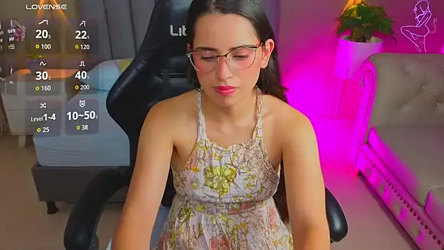 Snapshot of angelica_dymond chatting on May 29, 2026, 7:56 pm angelica dymond online show from May 29, 2026, 7:56 pm