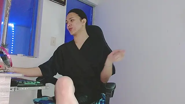 giuliana andrade online show from April 23, 2026, 12:01 am