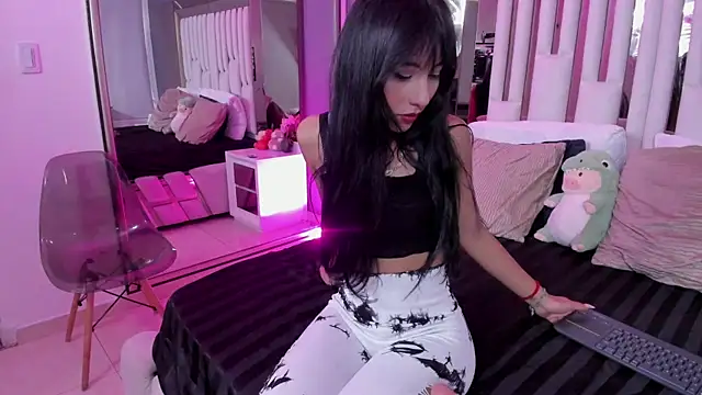 Kitty Eliffe online show from March 12, 2025, 7:38 pm