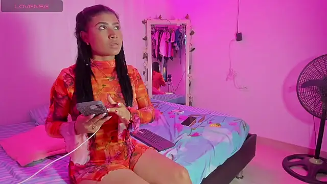 catalina and roger online show from February 3, 2025, 8:57 pm