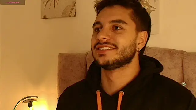 Amadeo Wild online show from April 23, 2026, 4:03 am