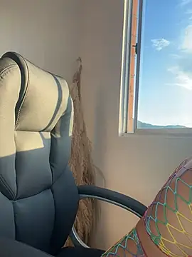 Snapshot of AlessaPears chatting on December 10, 2024, 10:16 pm AlessaPears online show from December 10, 2024, 10:16 pm