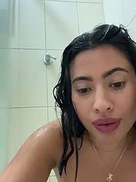 Snapshot of AlessaPears chatting on January 1, 2025, 2:52 pm AlessaPears online show from January 1, 2025, 2:52 pm