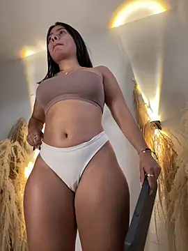 Snapshot of AlessaPears chatting on January 4, 2025, 11:06 pm AlessaPears online show from January 4, 2025, 11:06 pm