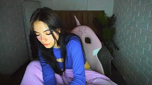 Snapshot of Roxanne_tay chatting on December 30, 2024, 1:26 am Roxanne tay online show from December 30, 2024, 1:26 am