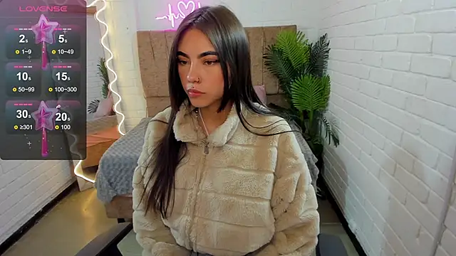 Snapshot of Roxanne_tay chatting on January 30, 2025, 7:26 pm Roxanne tay online show from January 30, 2025, 7:26 pm