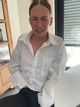 lola tentatiion online show from March 4, 2025, 1:38 pm