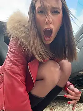 lola tentatiion online show from February 12, 2026, 12:33 pm