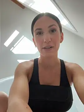 Snapshot of lola_tentatiion chatting on May 11, 2026, 7:25 am lola tentatiion online show from May 11, 2026, 7:25 am