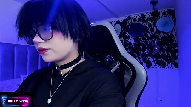 Kitty Gang online show from March 12, 2026, 2:18 am