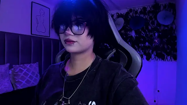 Kitty Gang online show from March 25, 2026, 1:44 am