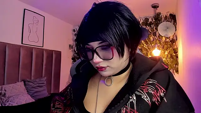 Kitty Gang online show from April 21, 2026, 1:42 am