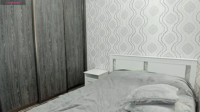 EmberShy online show from December 3, 2024, 6:06 pm